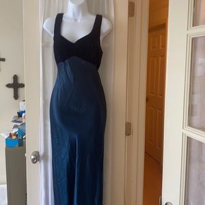 GUC sz 11/12 Teal Navy Silk Velvet Dress